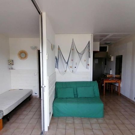 40M With Terrace In A Residence With Pool Le Grau-du-Roi Exteriör bild