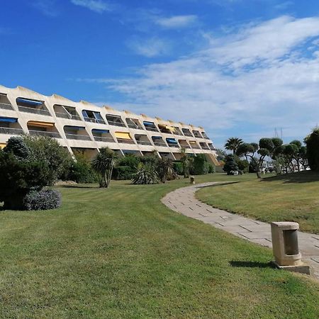 40M With Terrace In A Residence With Pool Le Grau-du-Roi Exteriör bild