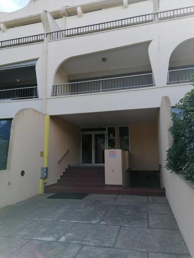 40M With Terrace In A Residence With Pool Le Grau-du-Roi Exteriör bild